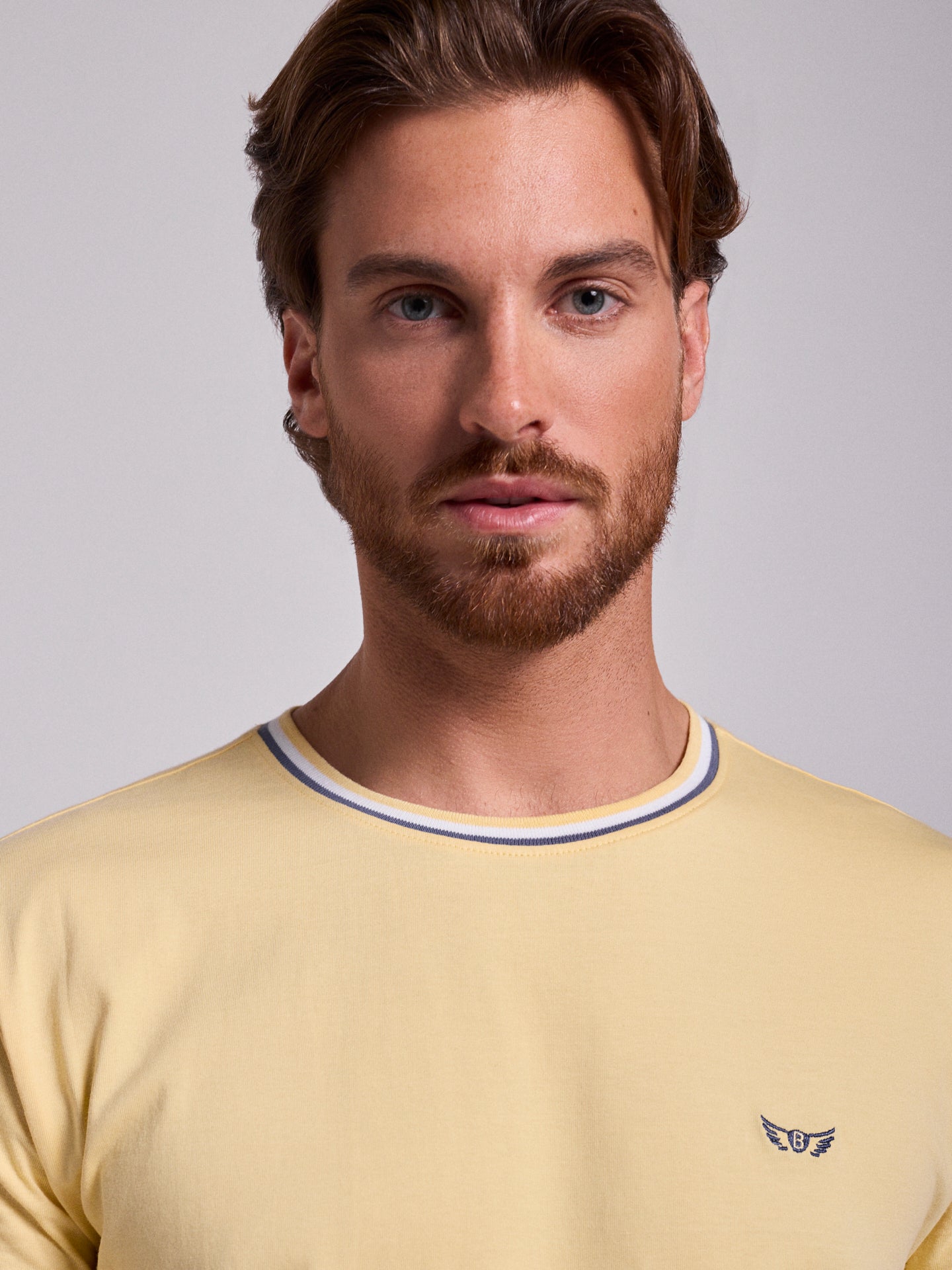 T-SHIRT ALGODÃO AMARELA MANGA CURTA REGULAR FIT MR. BLUE