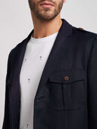 Blazer azul escuro em algodão e linho
