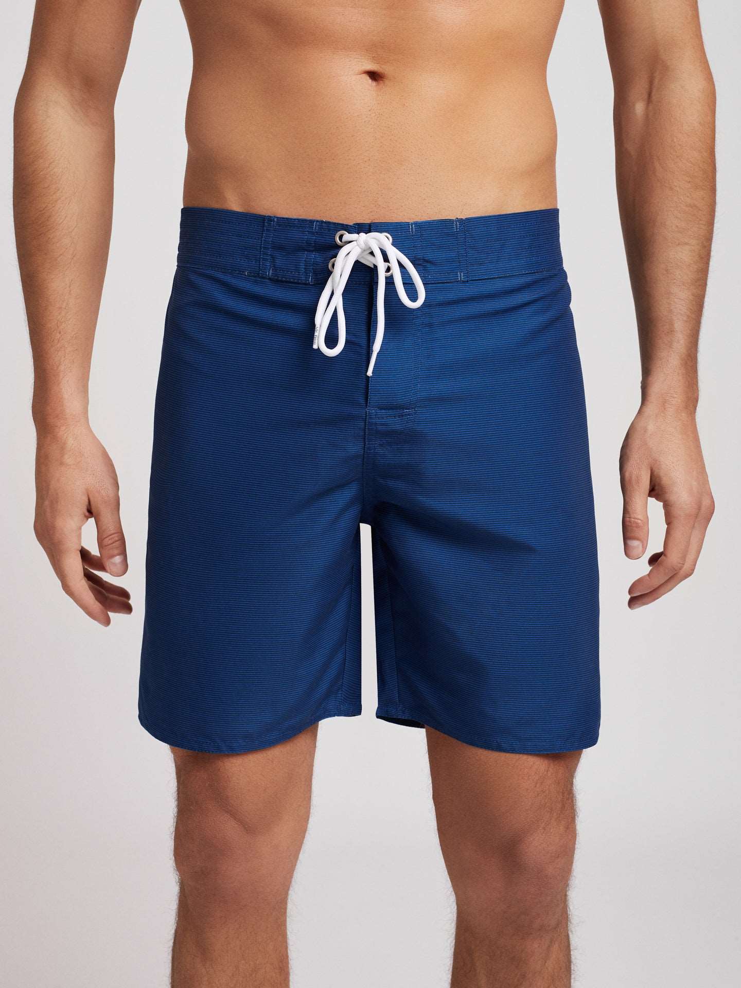 Calção de banho surfista às riscas azul