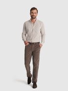 PANTALÓN DE ALGODÓN MARRÓN CLASSIC FIT MR. AZUL