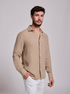 CAMISA LINHO CAMEL MANGA COMPRIDA TAILORED FIT MARK BELLUCCI