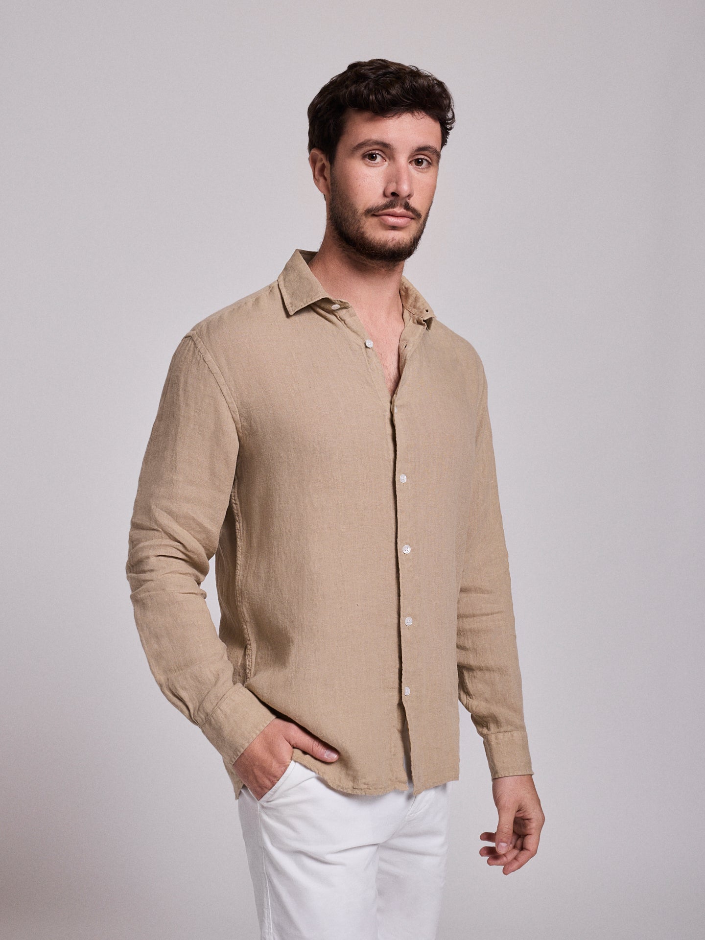 CAMISA LINHO CAMEL MANGA COMPRIDA TAILORED FIT MARK BELLUCCI