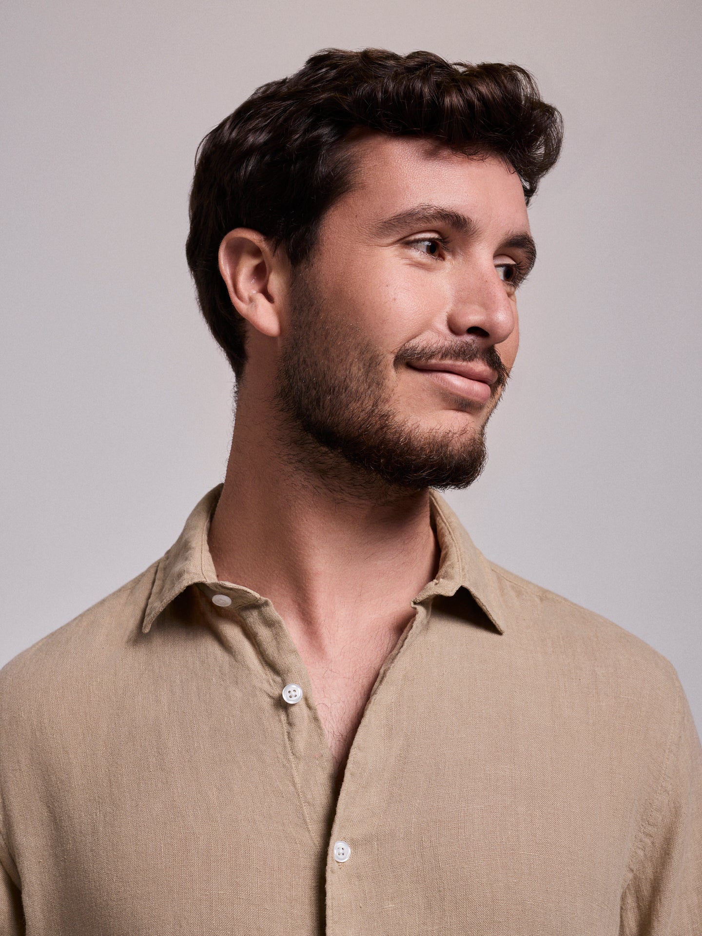 CAMISA LINHO CAMEL MANGA COMPRIDA TAILORED FIT MARK BELLUCCI