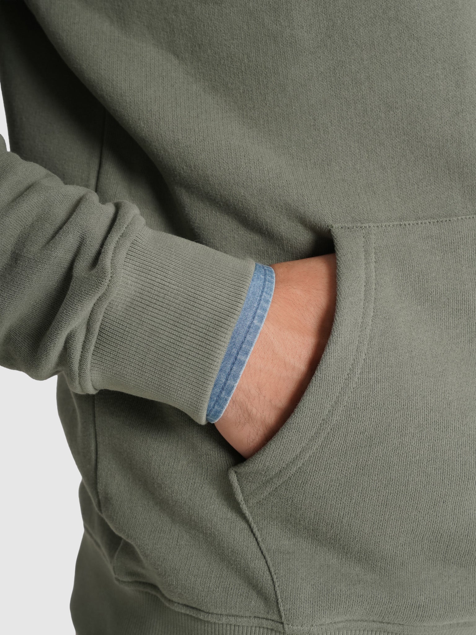 Hoodie Verde Manga Comprida Regular Fit Mr. Blue